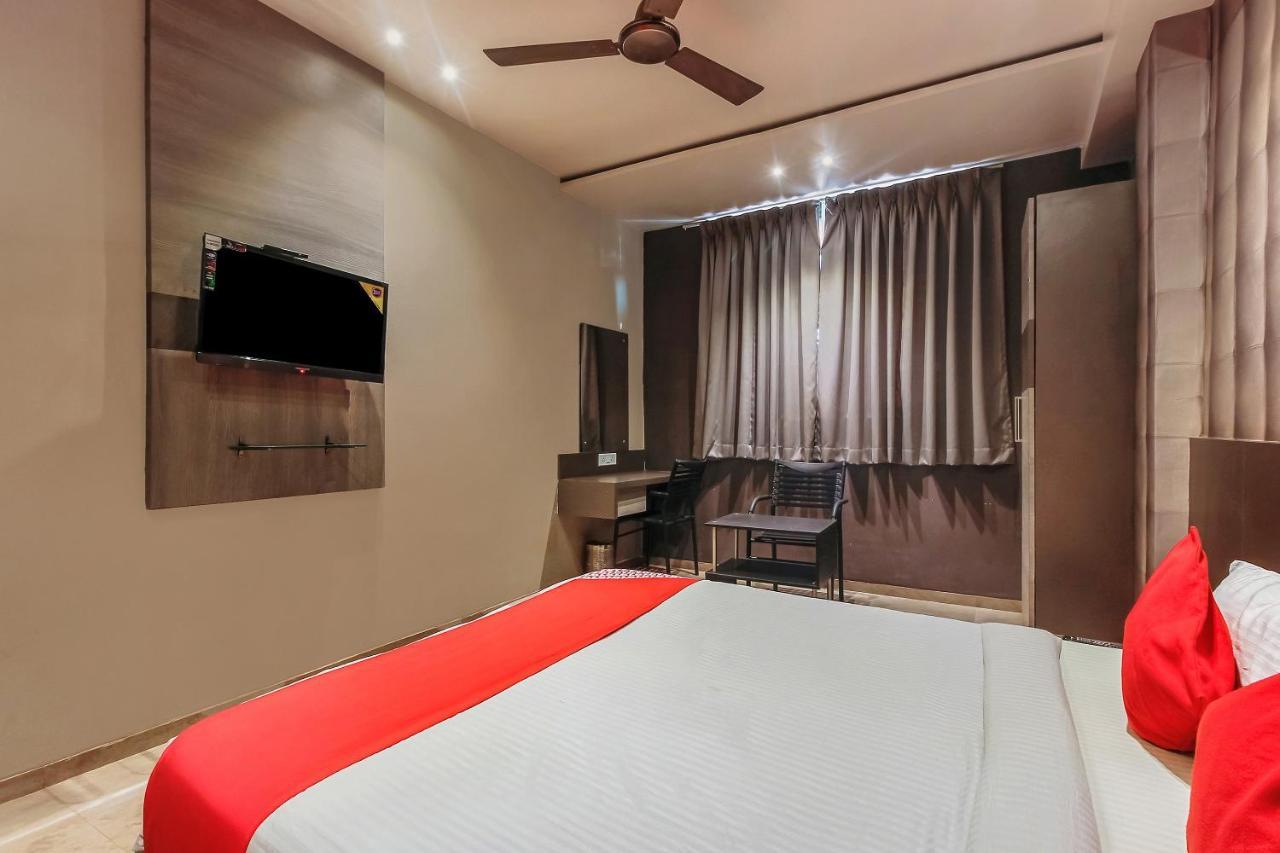 Oyo 26991 Stanza Luxurios Stay Zahirabad Exteriör bild