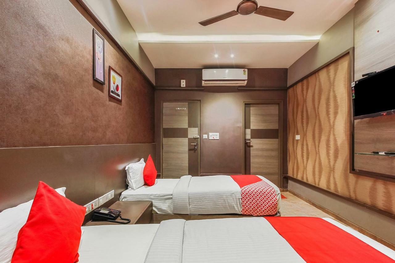 Oyo 26991 Stanza Luxurios Stay Zahirabad Exteriör bild